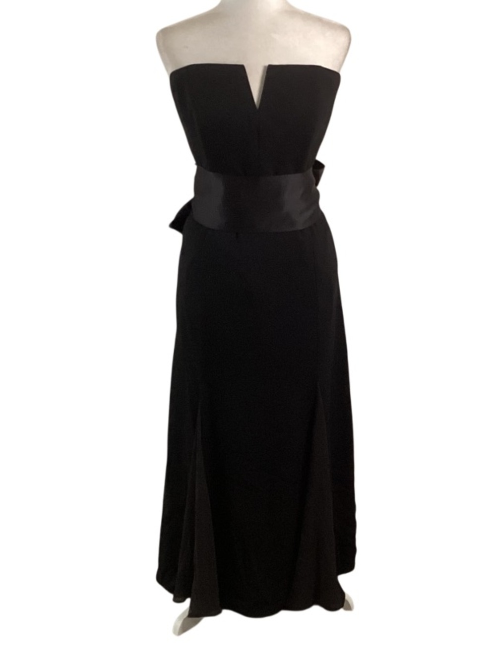 Vera Wang White Strapless Gown Notched Neckline Satin Sash 14